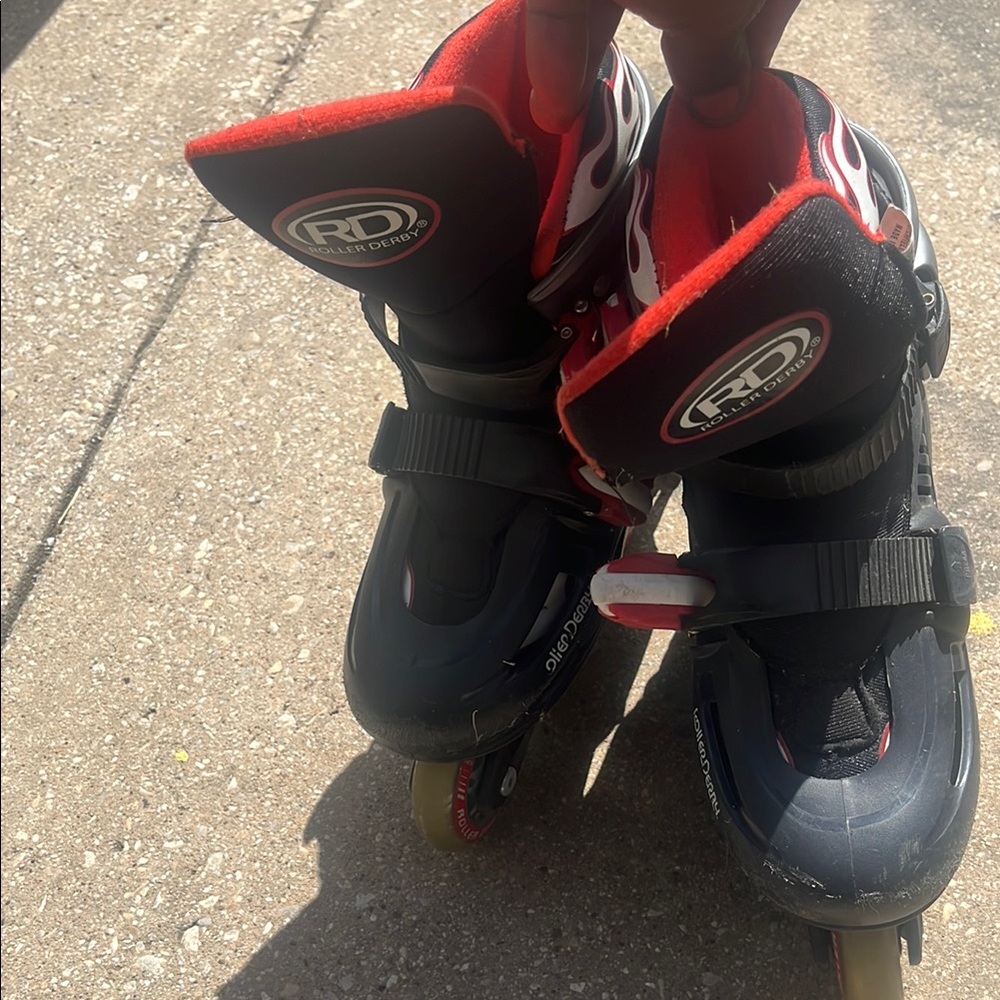 Kids Inline Skates - Black and Red - Picture 2 of 9